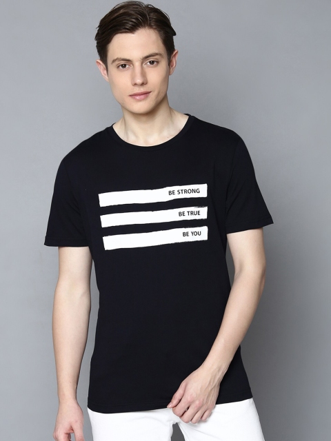 

Antony Morato Men Navy Blue & White Slim Fit Striped Round Neck T-shirt