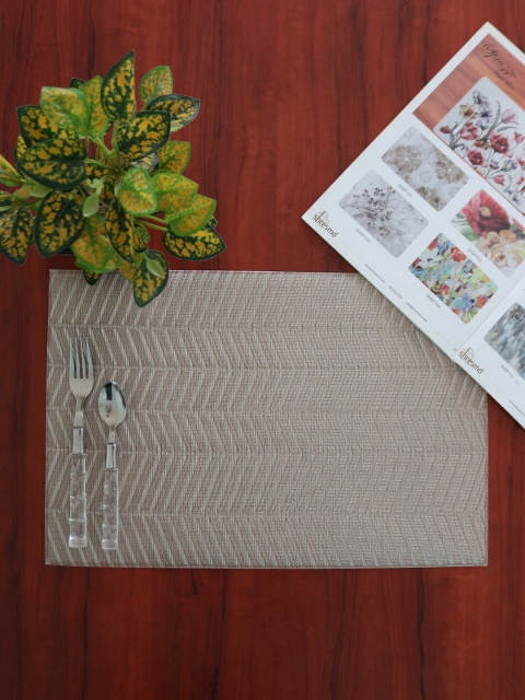 

Shresmo Set of 6 Grey Textured Table Placemats