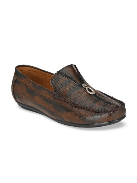 

Sir Corbett Men Brown Textured Loafers
