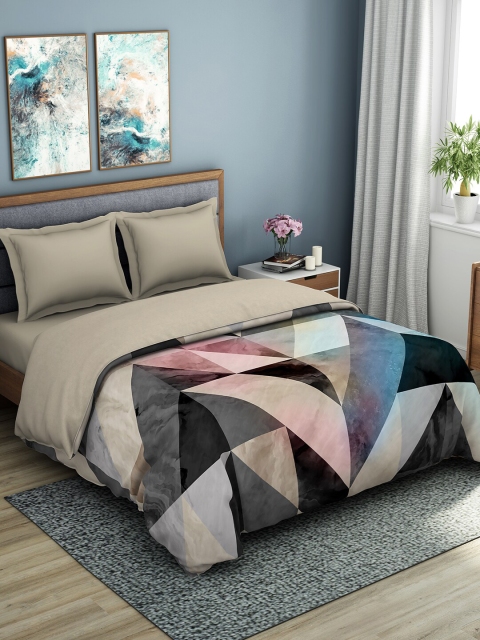 

SPACES Black & White Geometric AC Room 150 GSM Double Bed Quilt