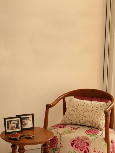 

Amoliconcepts White & Nude-Coloured Single Embroidered Rectangle Cushion Cover