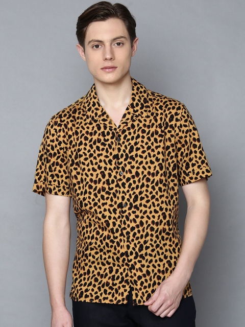 

Antony Morato Men Yellow & Brown Printed Casual Shirt
