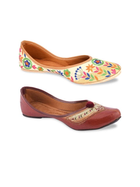 

DESI COLOUR Women Multicoloured Set of 2 Woven Design Mojaris, Multi
