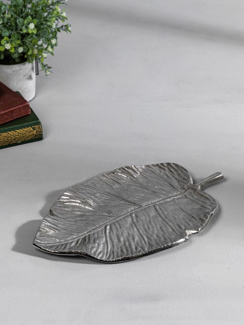 

Pure Home and Living Silver-Toned Textured Leaf Showpiece