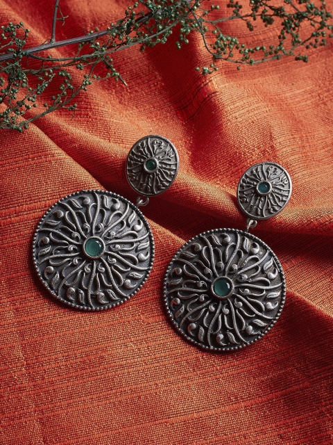 

GloBox By ZeroKaata Silver-Plated Oxidised Contemporary Drop Earrings