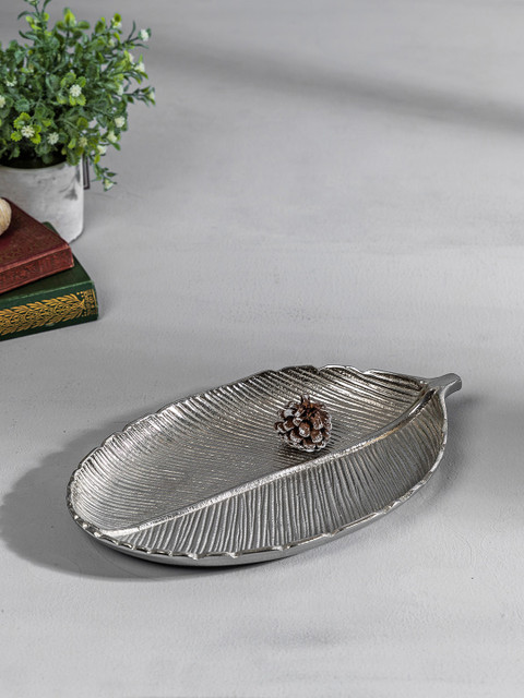 

Pure Home and Living Silver-Toned Textured Oblong Leaf Platter Showpiece