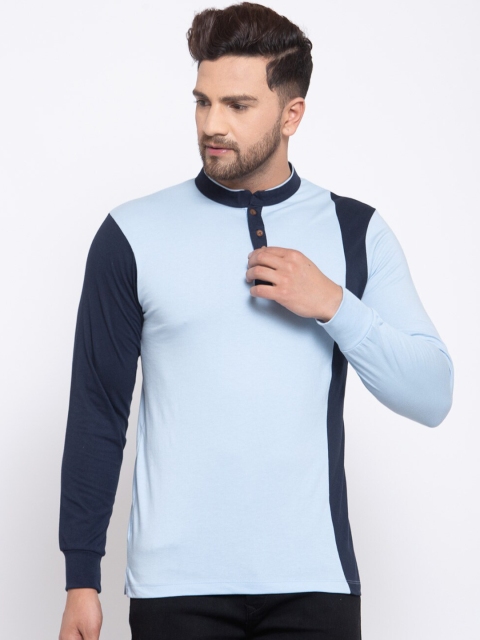 

Kalt Men Navy Blue Solid Henley Neck T-shirt