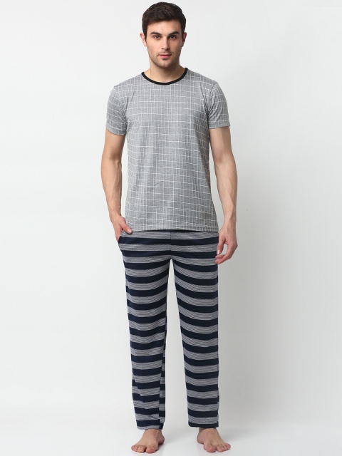

VIMAL JONNEY Men Grey Melange & Navy Blue Checked Night suit