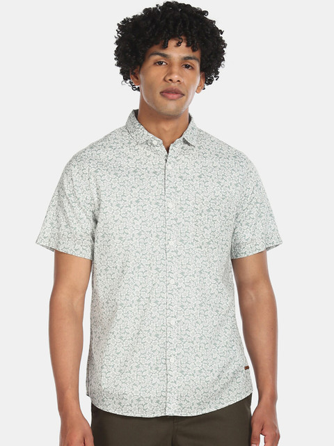 

Cherokee Men Green Regular Fit Printed Casual Shirt