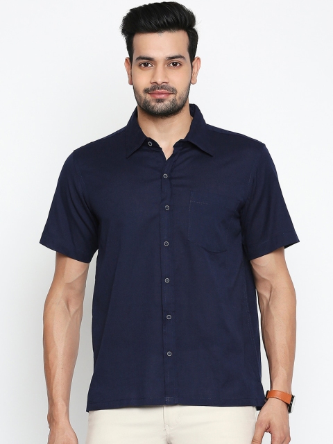 

Vivids India Men Navy Blue Regular Fit Solid Casual Shirt