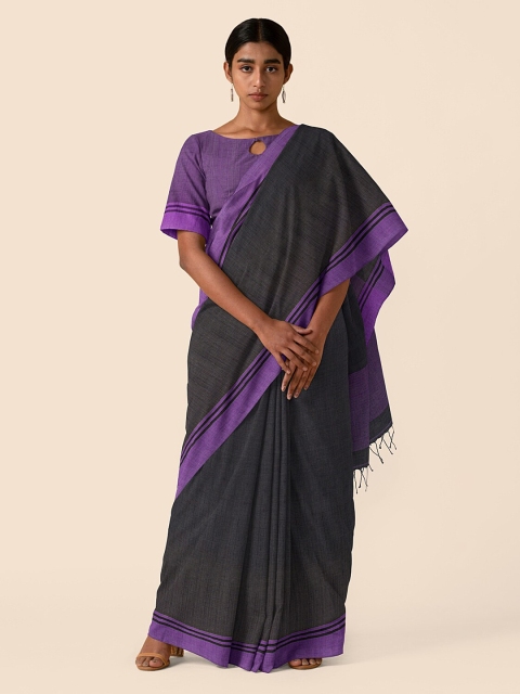 

Taneira Black & Purple Pure Cotton Colourblocked Taant Saree