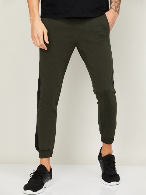 

Bossini Men Olive Green Solid Joggers