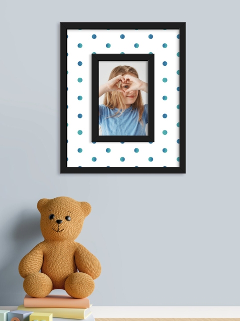 

RANDOM Black & White Printed Wall Photo Frame
