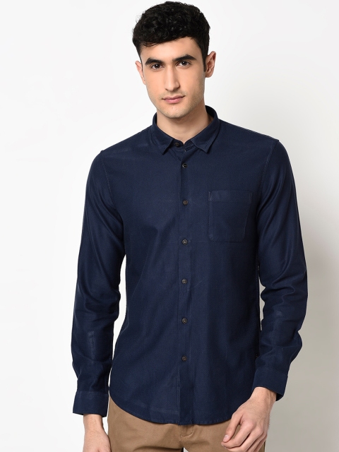 

Blackberrys Men Navy Blue Skinny Fit Solid Casual Shirt