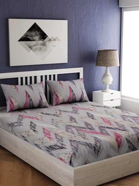 

EverHOME Grey & Pink Geometric 144 TC Cotton 1 King Bedsheet with 2 Pillow Covers