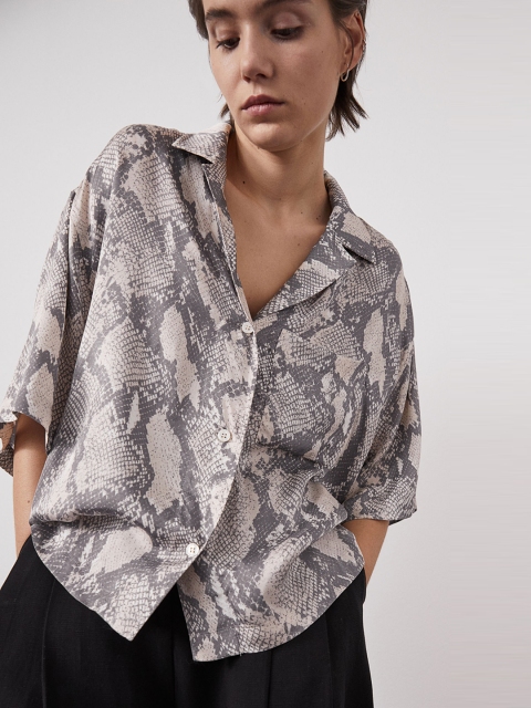 

H&M Women Beige & Grey Printed Voluminous Resort Shirt