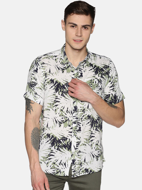 

Tusok Men Green Regular Fit Printed Casual Shirt