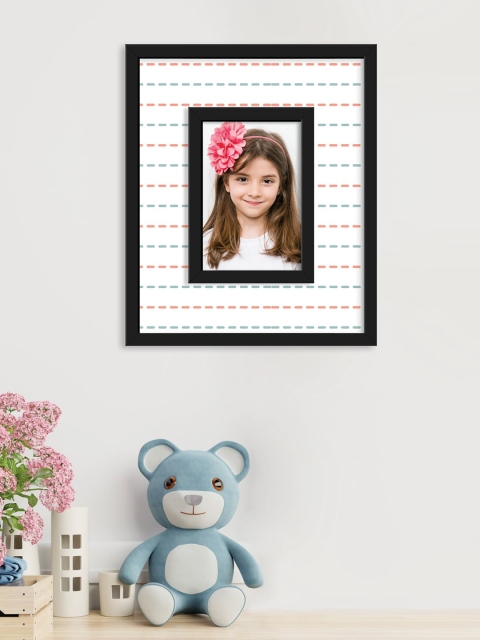 

RANDOM Black & White Printed Wall Photo Frame