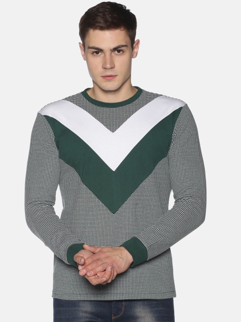 

UrGear Men Green Striped V-Neck T-shirt