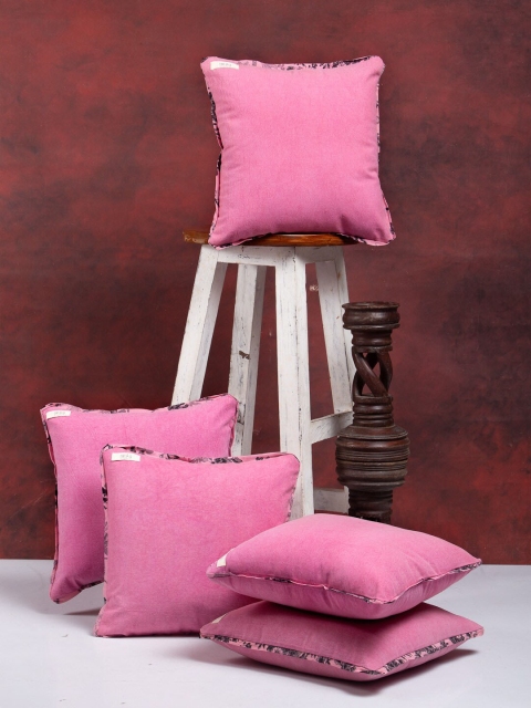

I AM FOR YOU Pink & Black Set of 5 Solid Square Cushion Covers