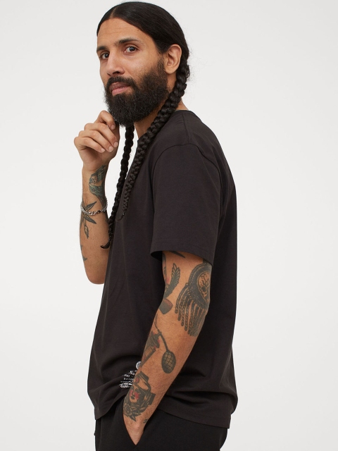 

H&M Men Black Printed Regular Fit COOLMAX T-shirt