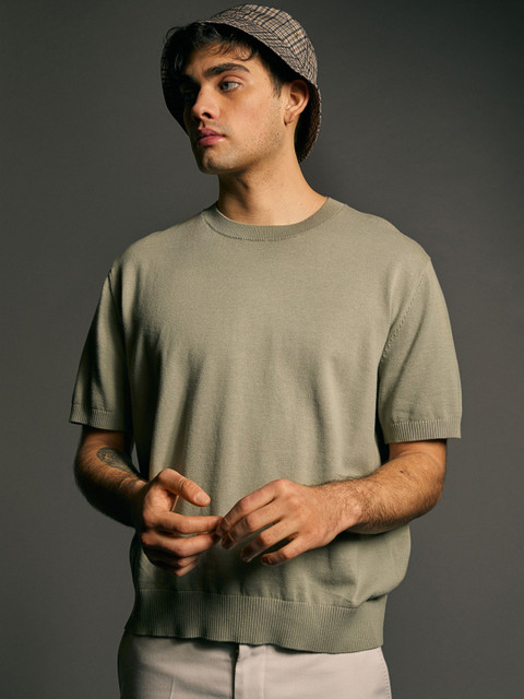 

H&M Men Olive Green Organic Cotton Solid Knitted T-shirt