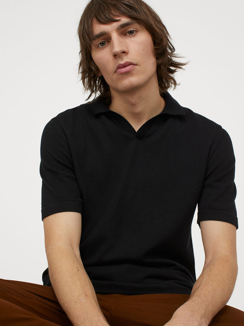 

H&M Men Black Solid Fine Knit Collared Top