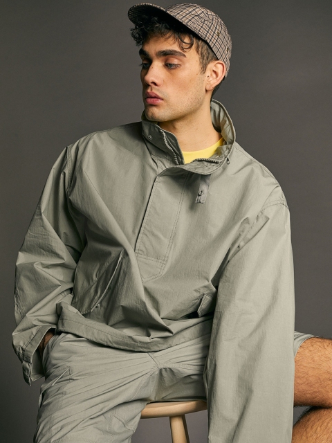 

H&M Men Green Solid Water-Repellent Popover Sustainable Jacket