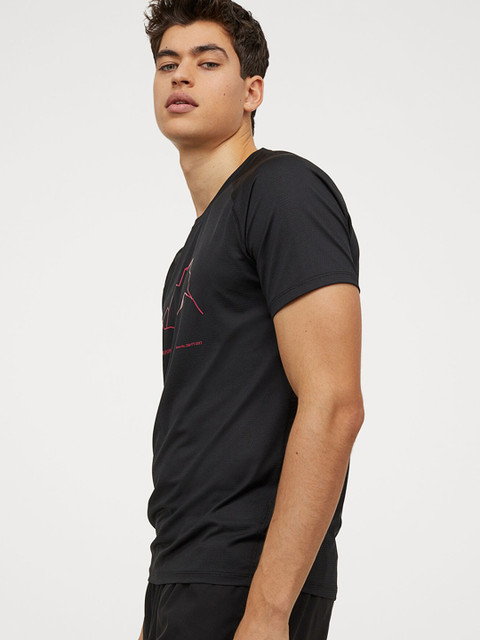 

H&M Men Black & Pink Printed Regular Fit Running Sustainable Top