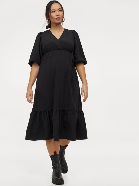

H&M MAMA Black Solid Puff-sleeved Empire Dress