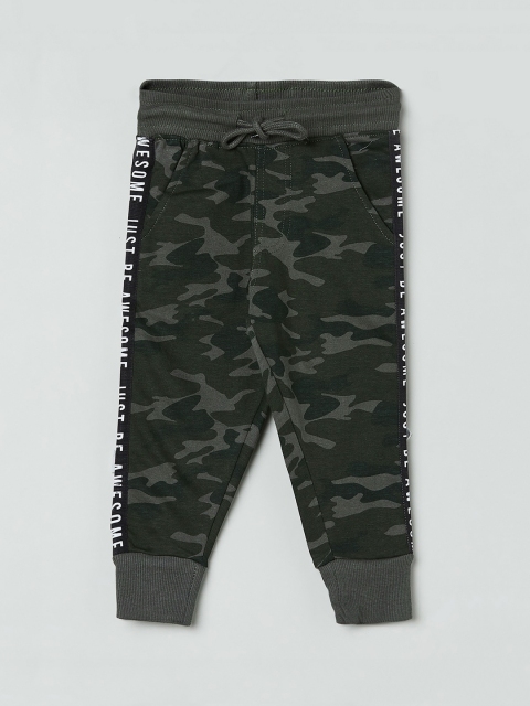 

max Boys Multicoloured Regular Fit Printed Joggers, Multi