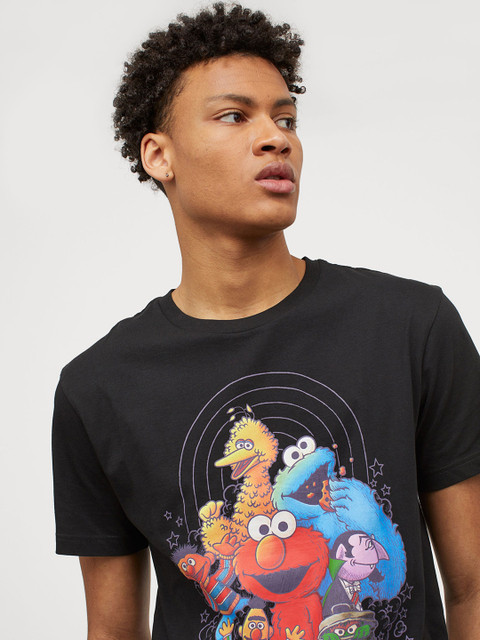 

H&M Men Black Regular Fit T-shirt