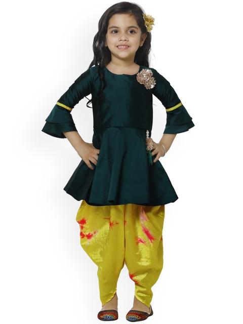 

LilPicks Girls Green & Pink Solid Peplum Suit with Dhoti Pants