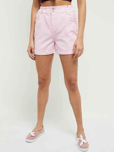 

max Women Pink Solid Regular Fit Regular Shorts
