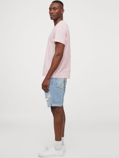 

H&M Men Pink Solid Cotton T-shirt