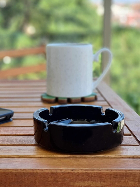 

INCRIZMA Black Solid Glass Ash Tray