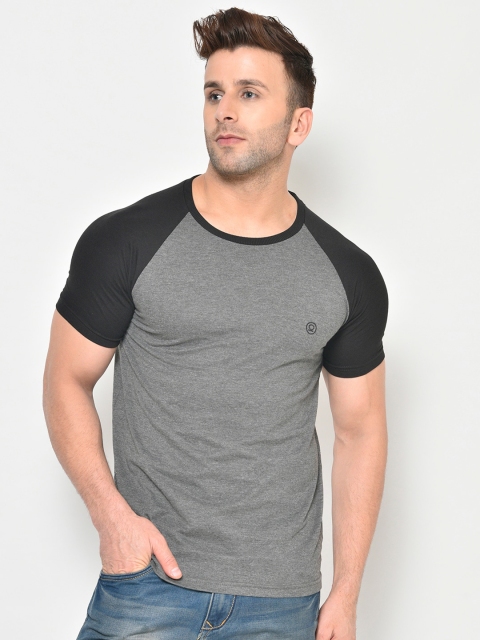 

Chkokko Men Grey Melange Colourblocked Round Neck T-shirt