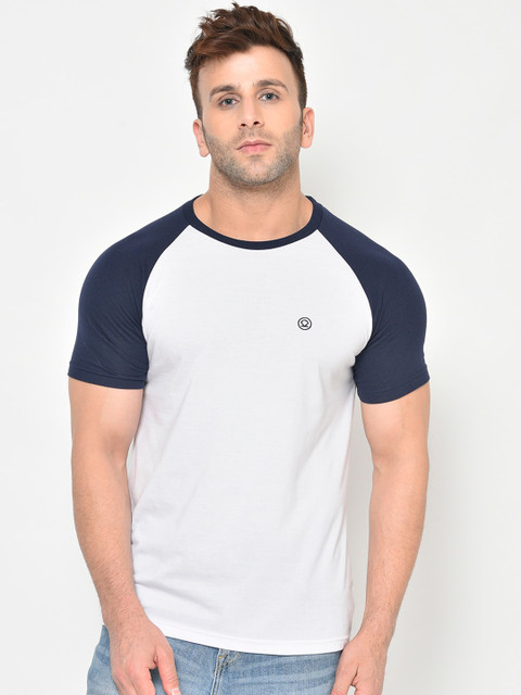 

Chkokko Men White Colourblocked Round Neck T-shirt