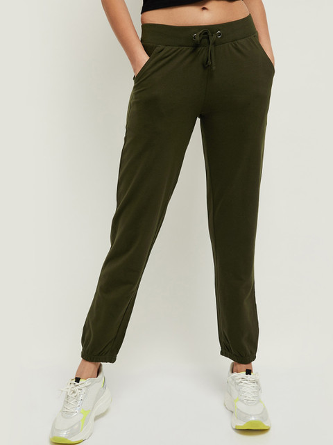 

max Women Green Regular Fit Solid Joggers