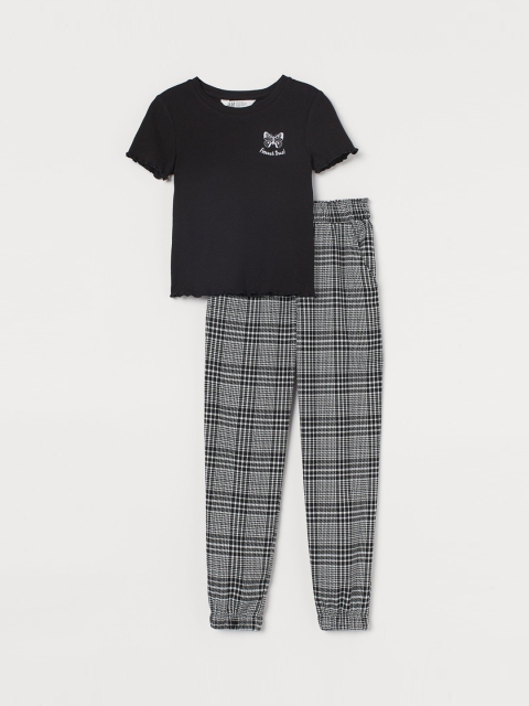 

H&M Girls Multicoloured Solid Cotton Top and Checked Joggers, Multi