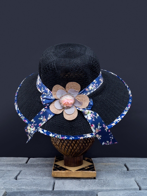 

Golden Peacock Black Woven-Design Straw Sun Hat