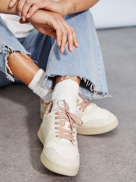 

H&M Women Beige & Grey Colourblocked Trainers
