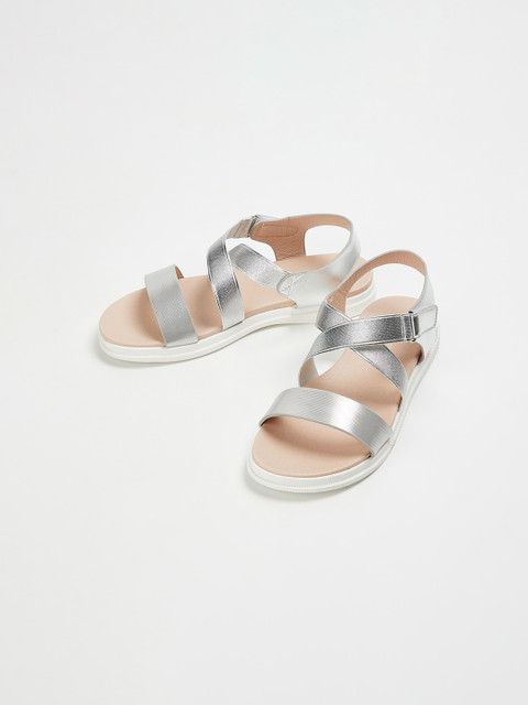 

Fame Forever by Lifestyle Girls Silver-Toned Solid Open Toe Flats