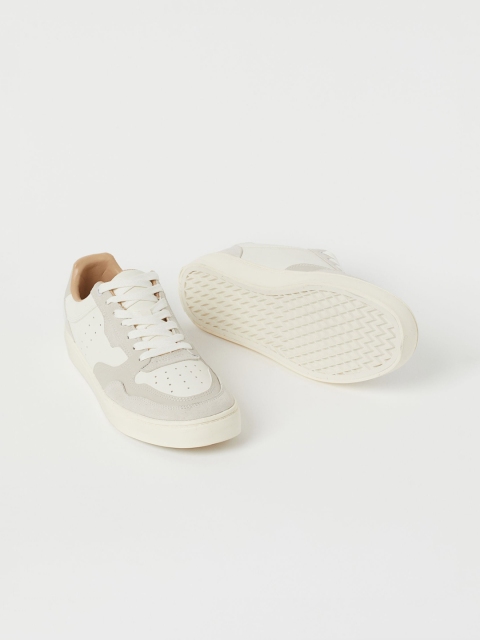 

H&M Men White & Beige Colourbloacked Trainers