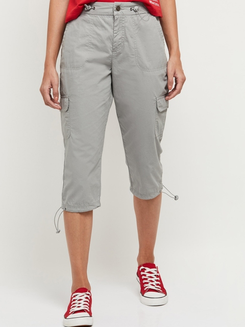 

max Women Grey Solid Regular Fit Capris