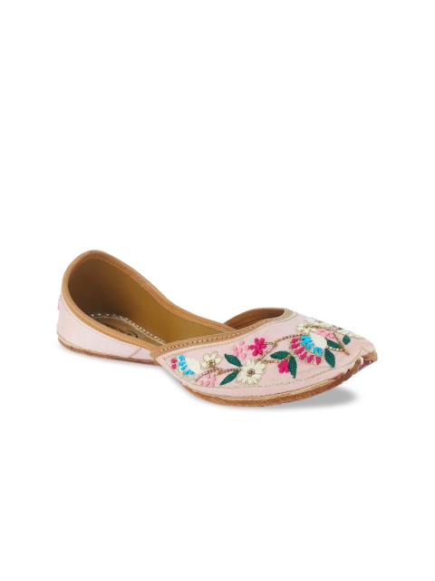 

The Desi Dulhan Women Pink Solid Fabric Mojaris