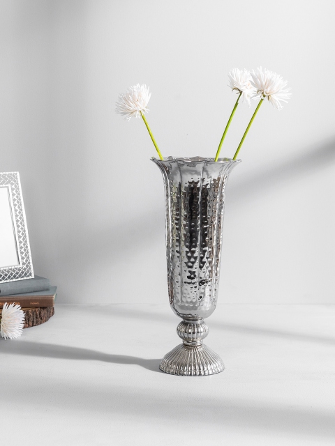

Pure Home and Living Silver-Toned Ribbed Vase