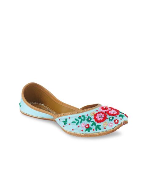 

The Desi Dulhan Women Blue Embellished Leather Mojaris