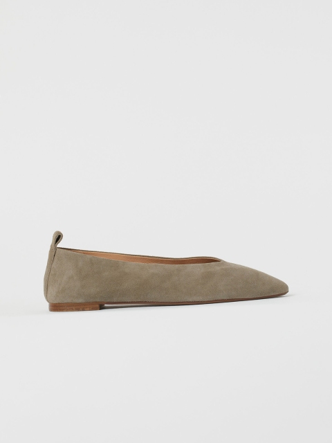 

H&M Women Beige Pointed ballet pumps