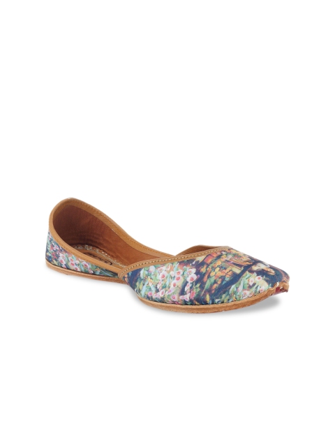 

The Desi Dulhan Women Blue Printed Mojaris